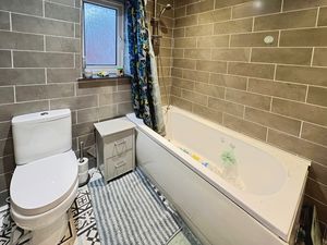 Bathroom - click for photo gallery